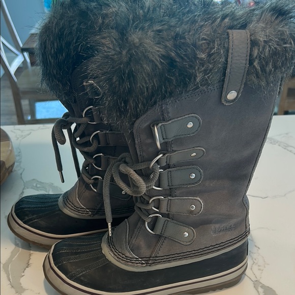 Sorel Black and Gray Winter Boots - Picture 2 of 5